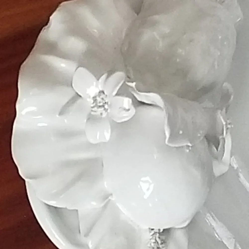 RARE LG IBORBONE ITALY WHITE LEMON FLORAL SERVING DISH SALAD CENTERPIECE BOWL